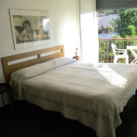 Rivierarent Moma 100 Metri Dal Mare Apartment ฟีนาเลลีกูเร ภายนอก รูปภาพ